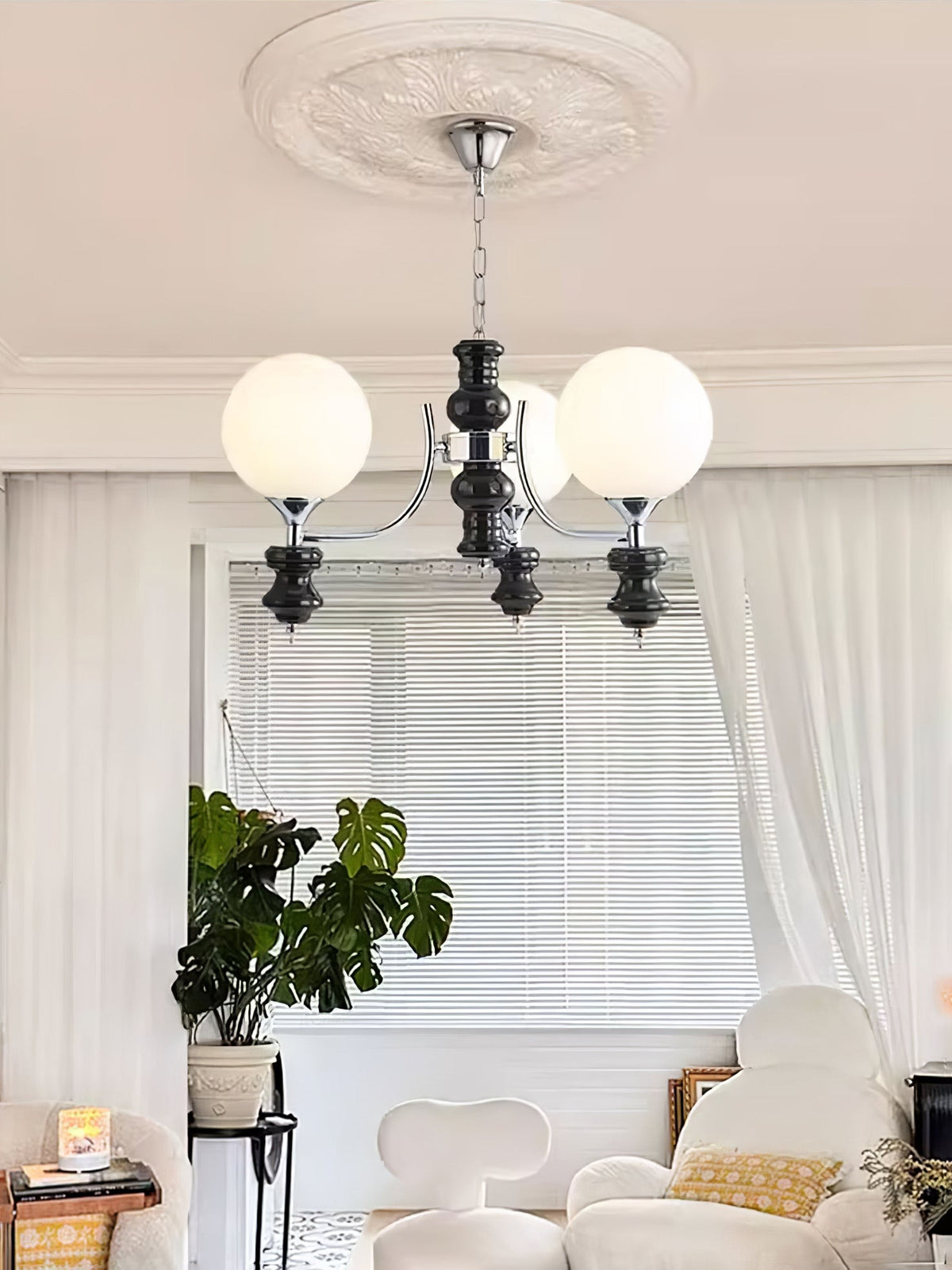 Miraena regal kuglelysekrone i matteret glas