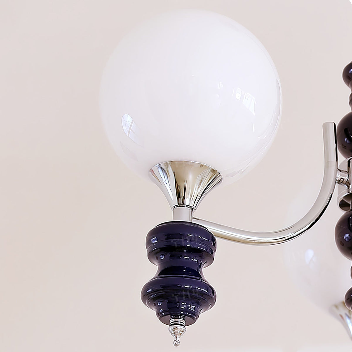 Miraena regal kuglelysekrone i matteret glas