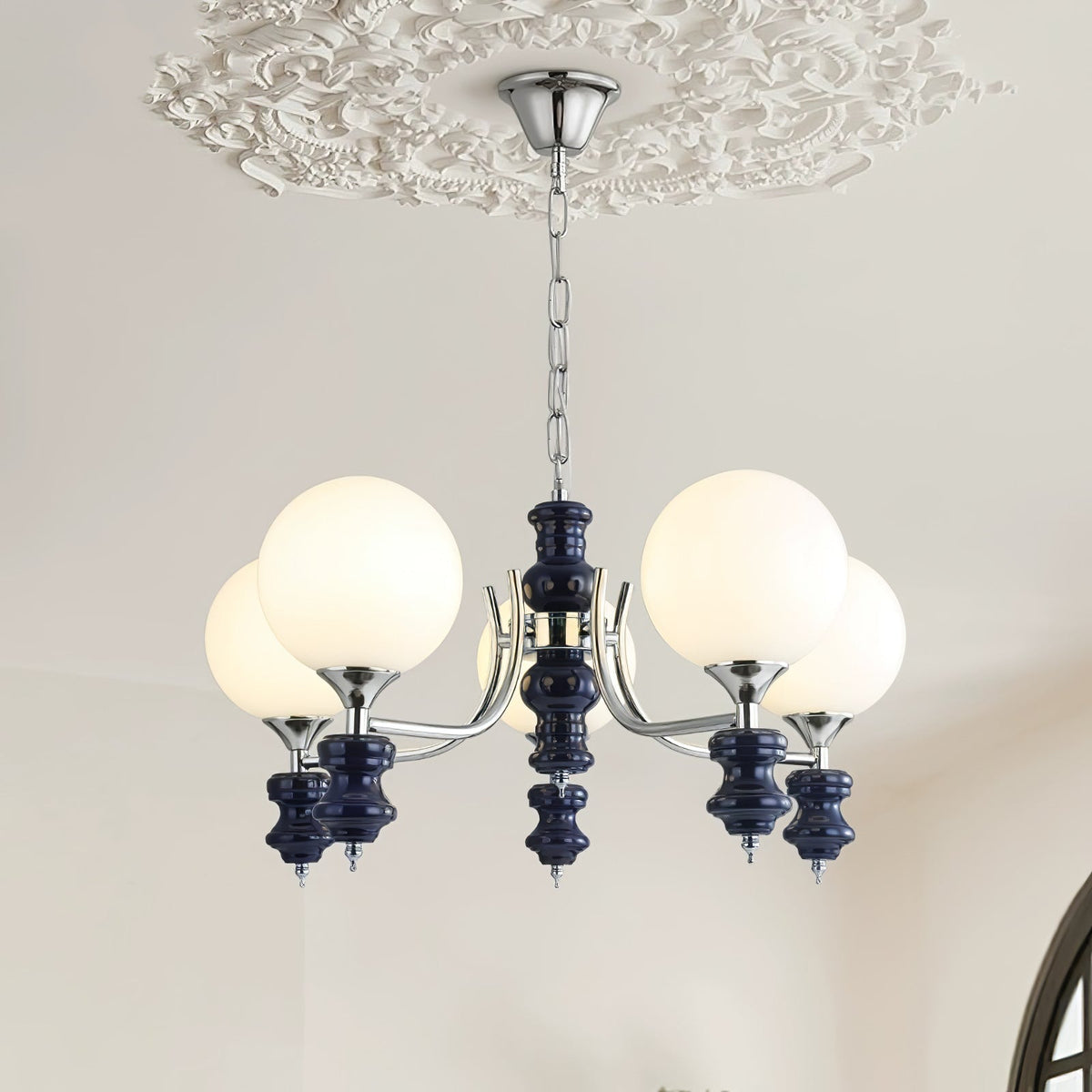 Miraena regal kuglelysekrone i matteret glas