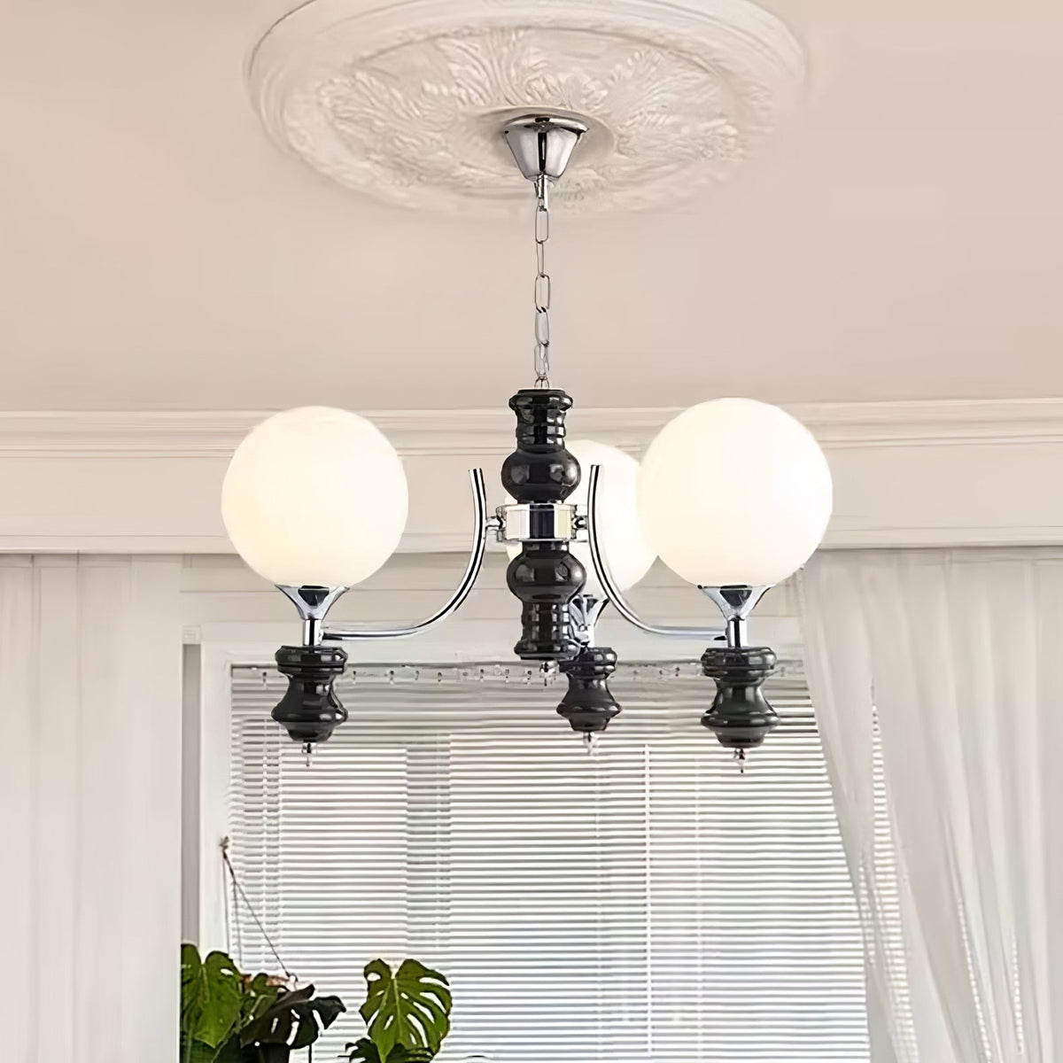 Miraena regal kuglelysekrone i matteret glas