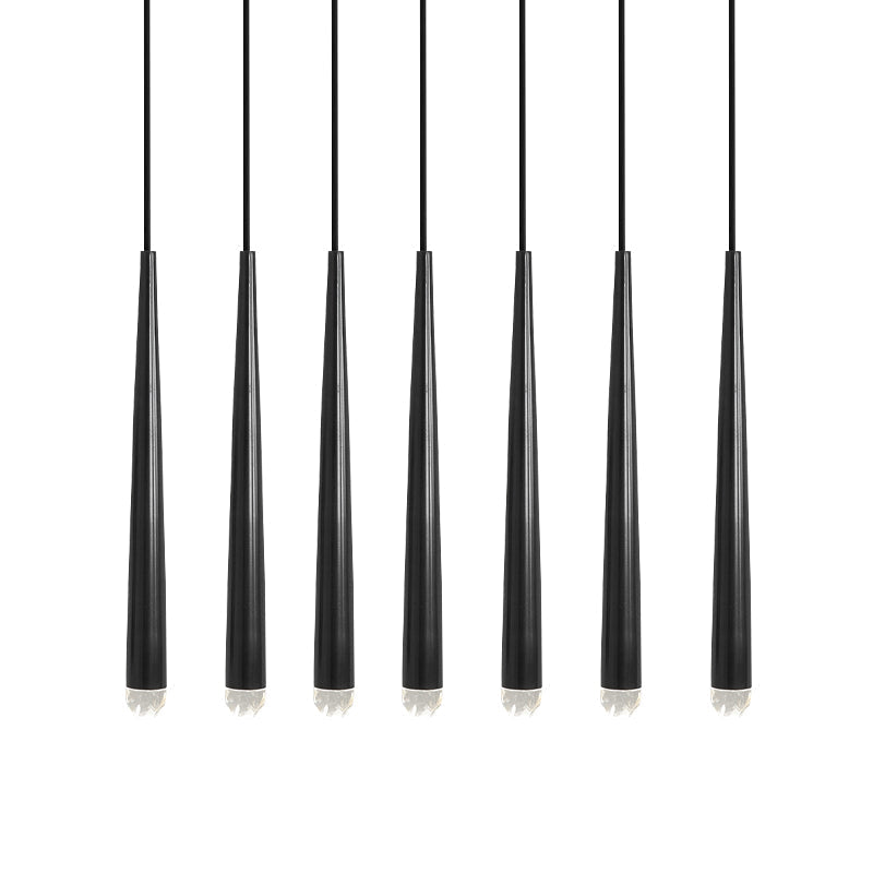Lysekrone med poleret messing og krystalskærme, minimalistisk