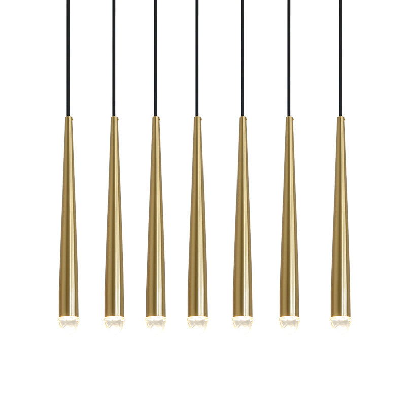 Lysekrone med poleret messing og krystalskærme, minimalistisk