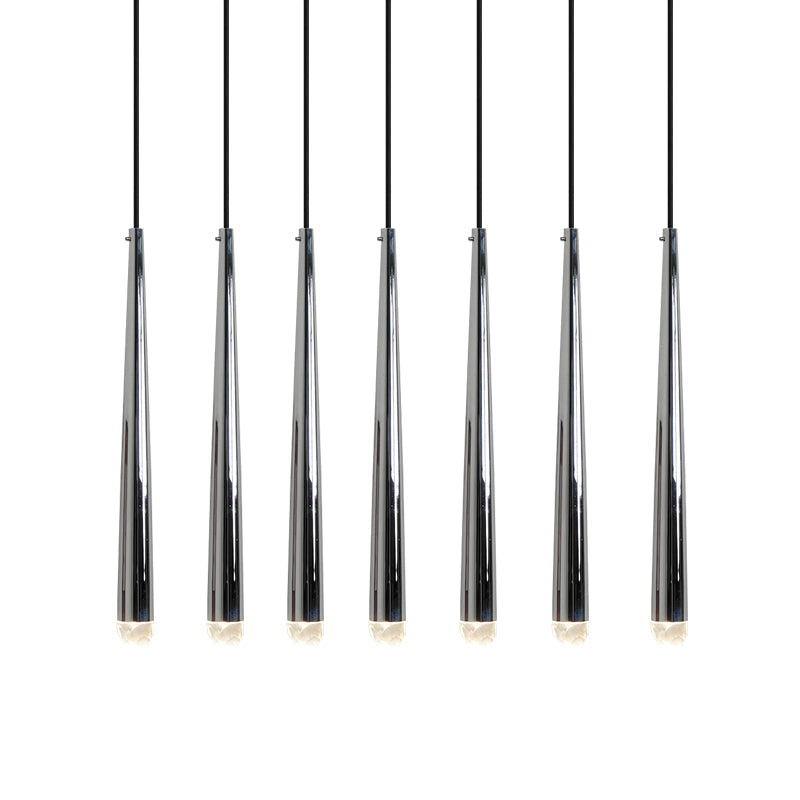 Lysekrone med poleret messing og krystalskærme, minimalistisk