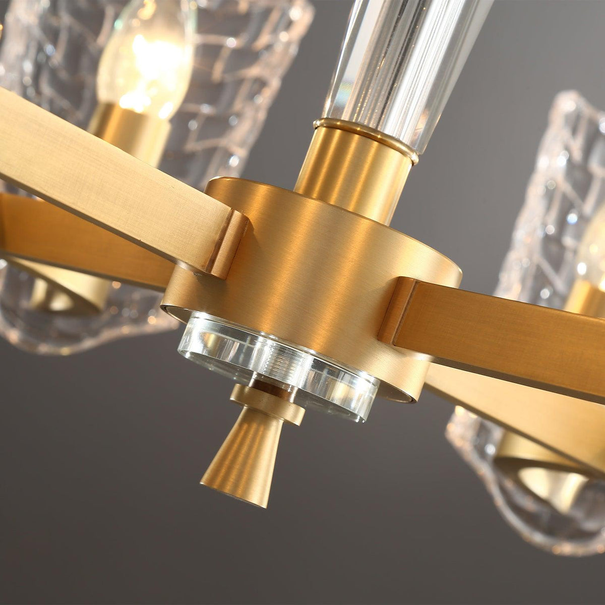 Candeeiro de teto em latão de luxo Radiant