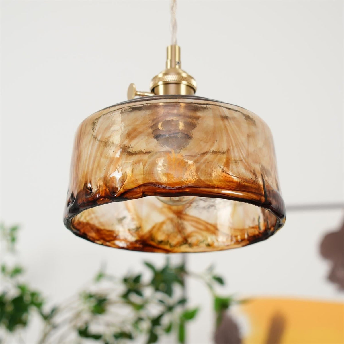 Velon-vintagependel i ravfarvet glas