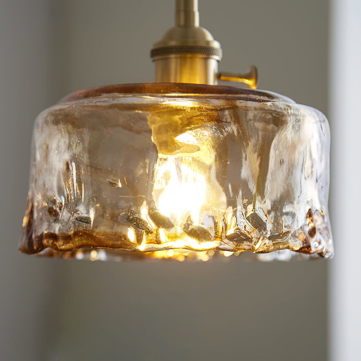 Velon-vintagependel i ravfarvet glas
