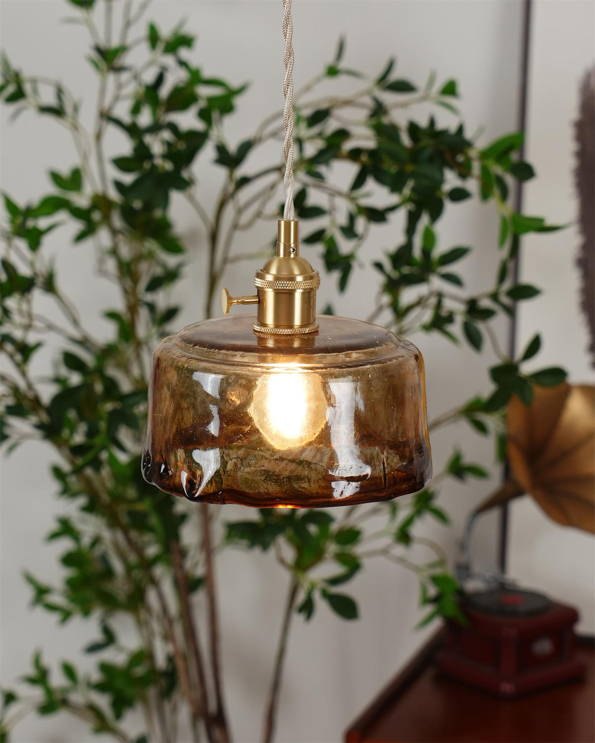 Velon-vintagependel i ravfarvet glas