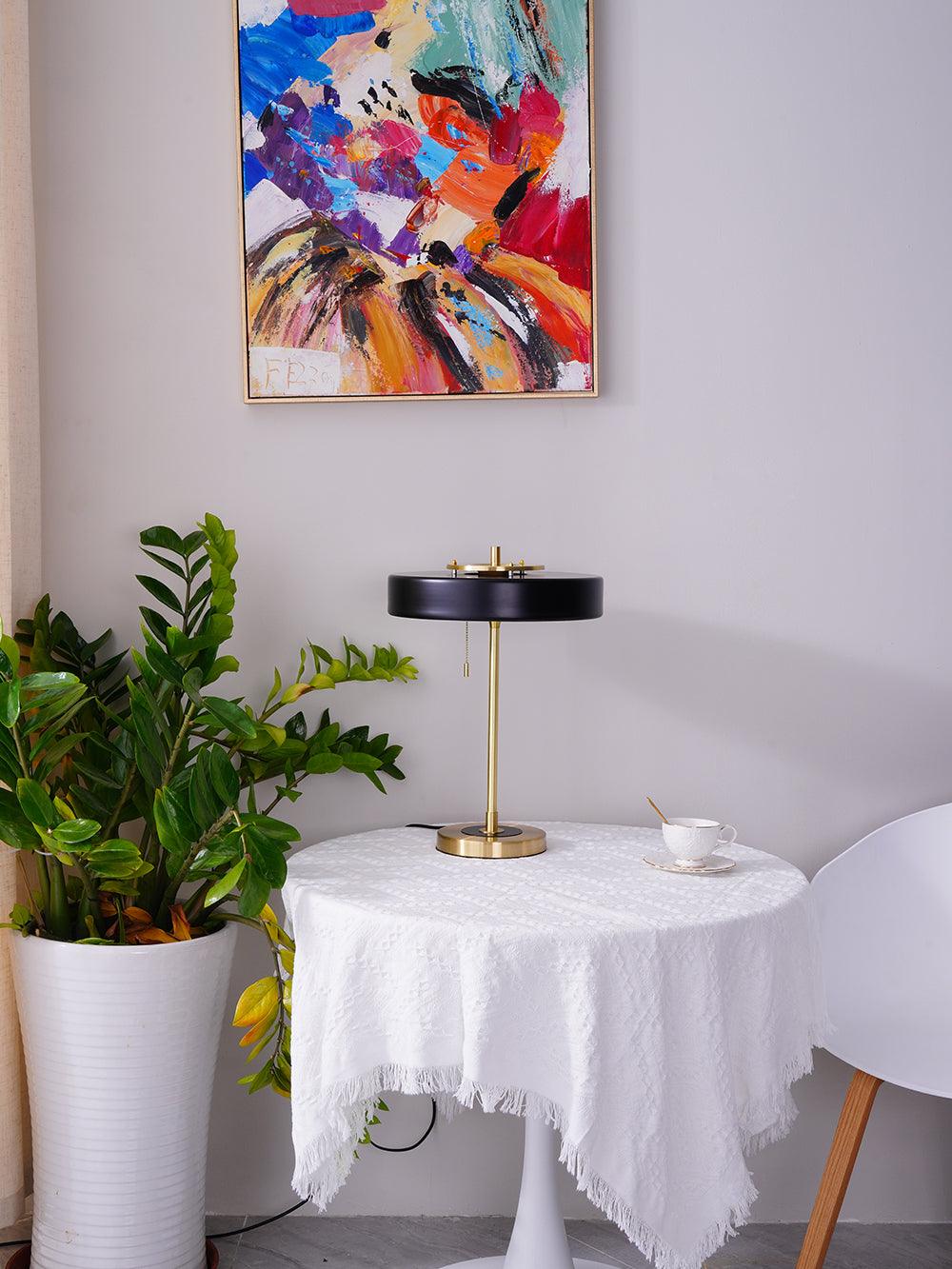 Paula moderne bordlampe