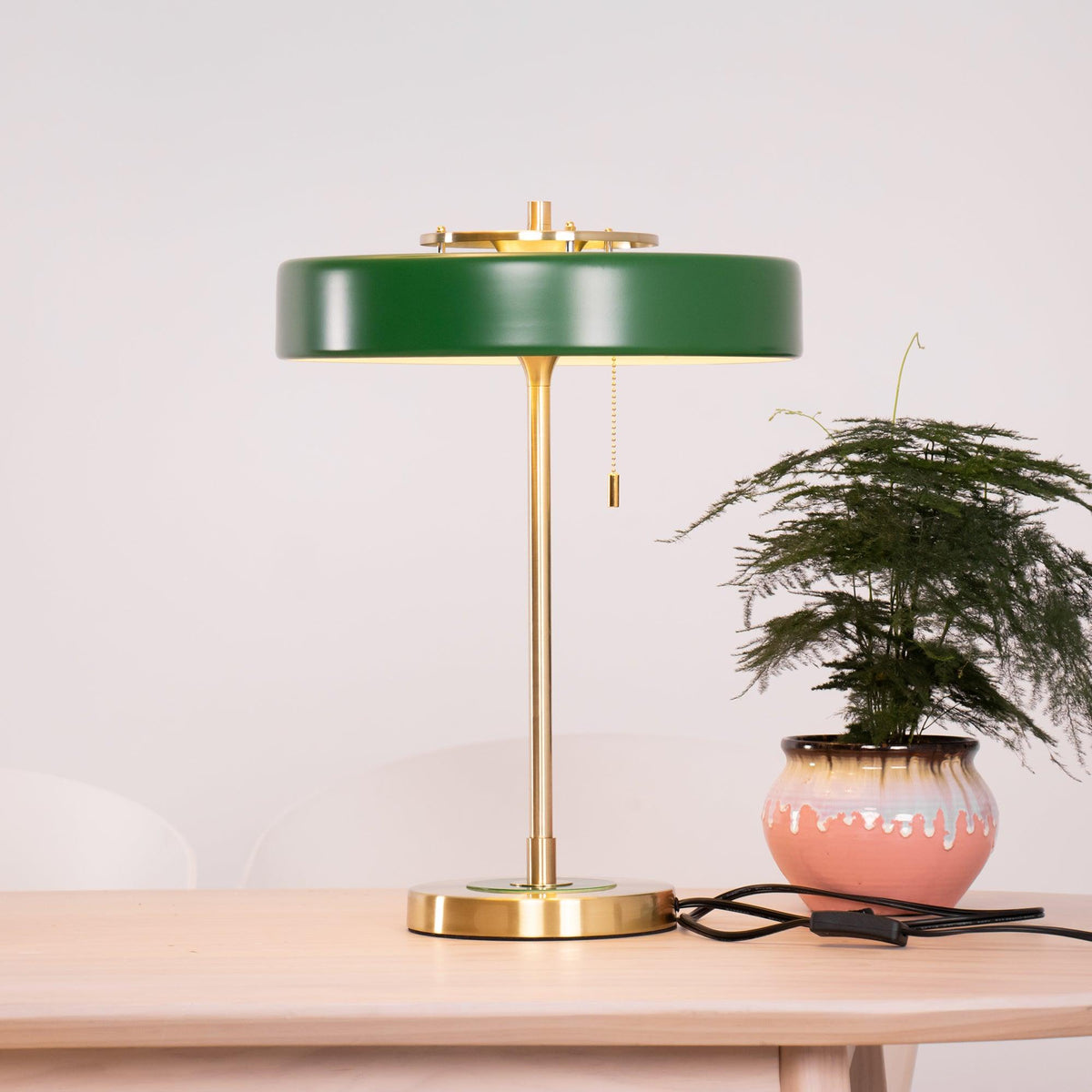 Paula moderne bordlampe