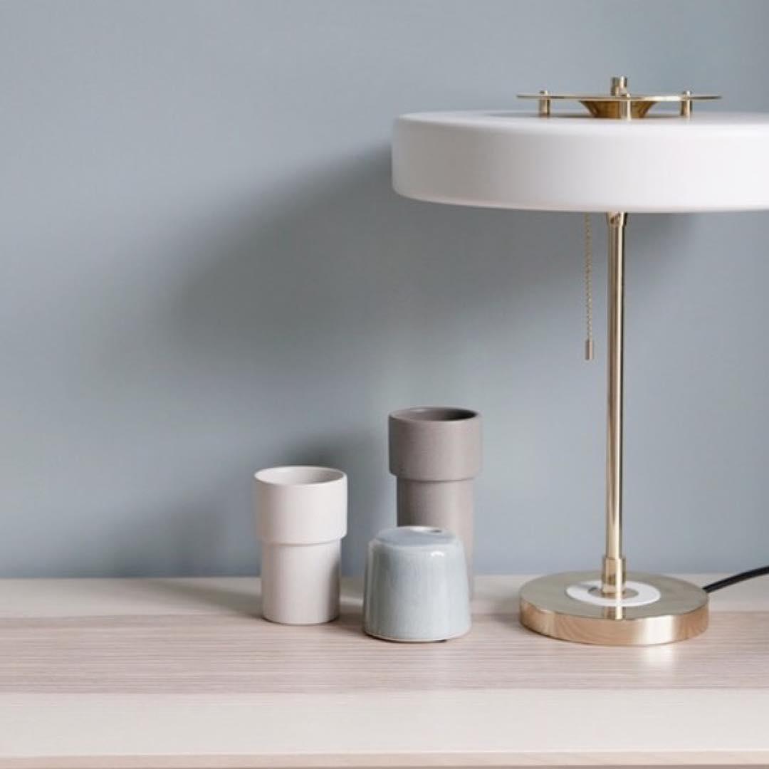 Paula moderne bordlampe