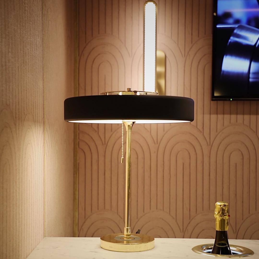 Paula moderne bordlampe