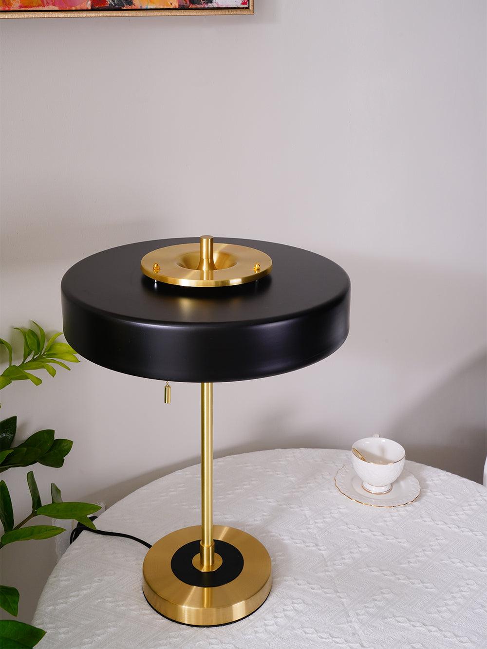 Paula moderne bordlampe