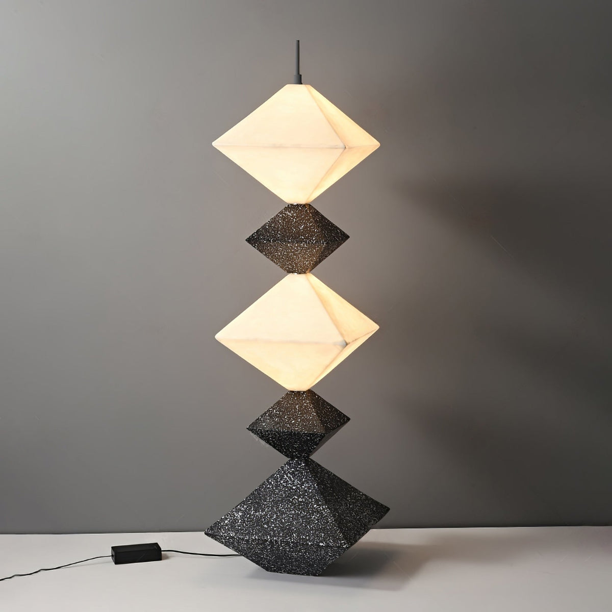 GeoGlow rombisk kubgolvlampa