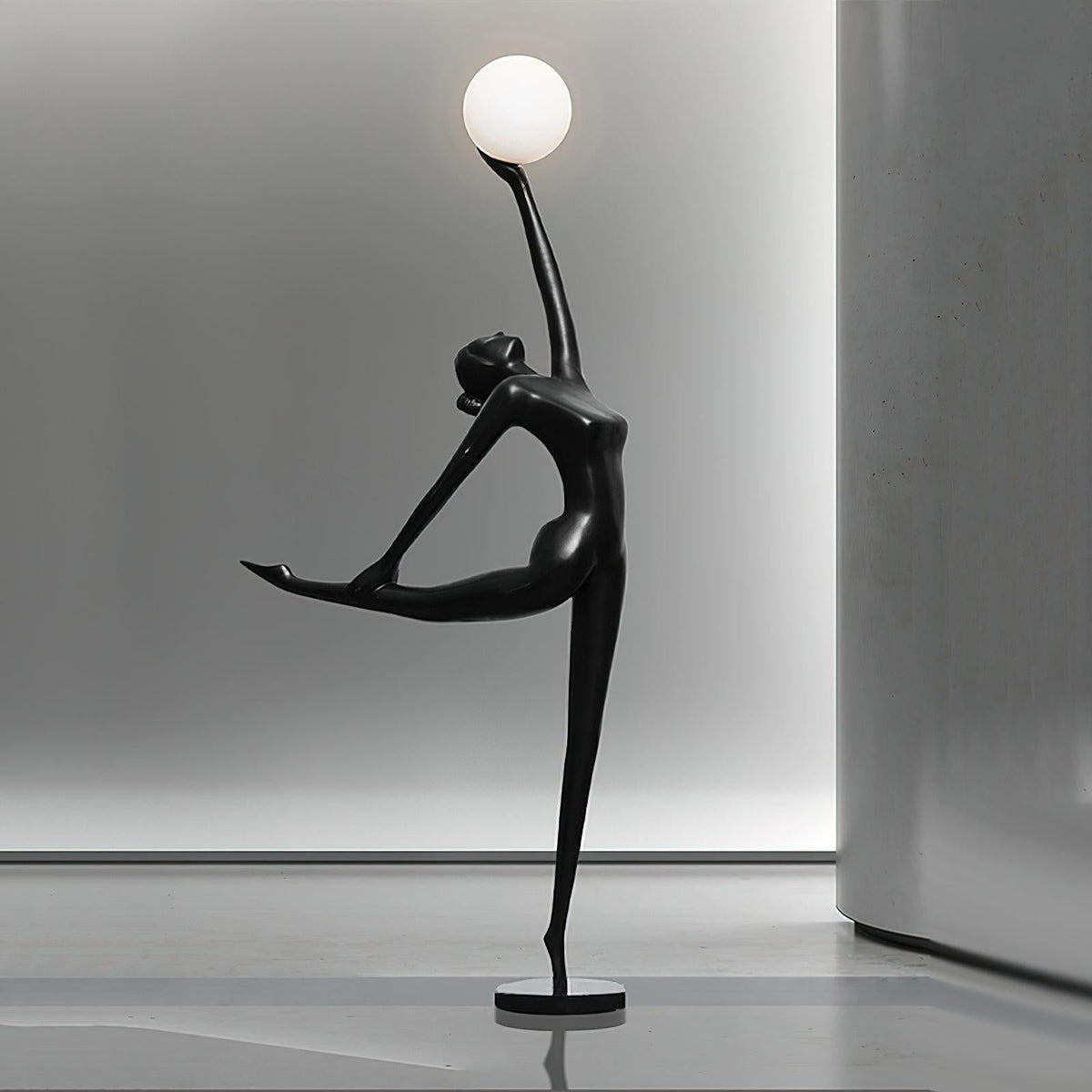 Lyrielle ballerina-gulvlampe i sort