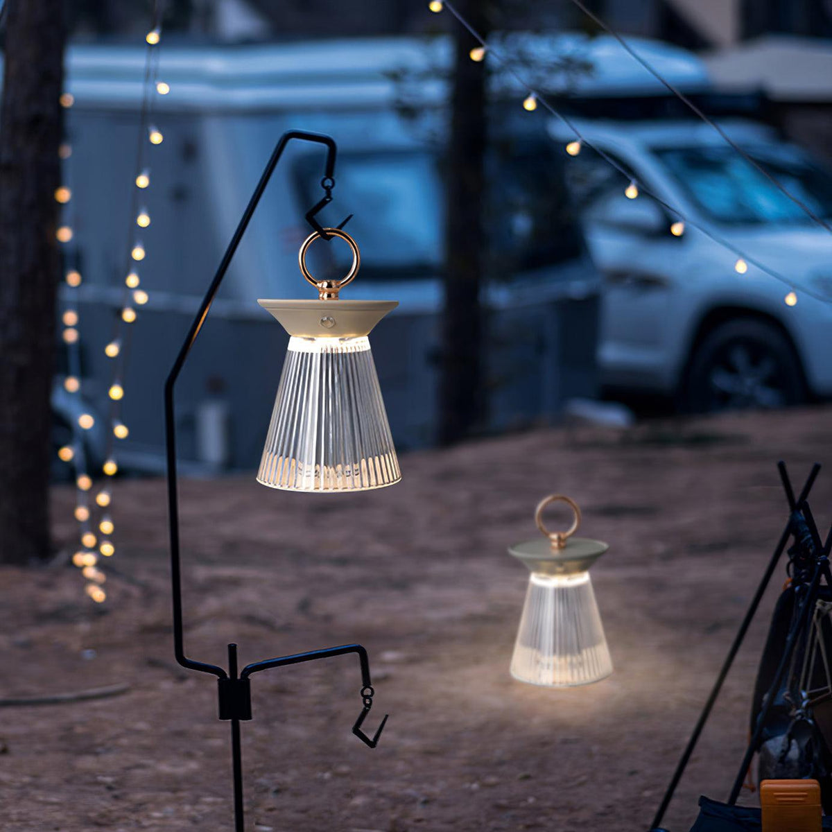 Auran moderne uigennemsigtig bordlampe