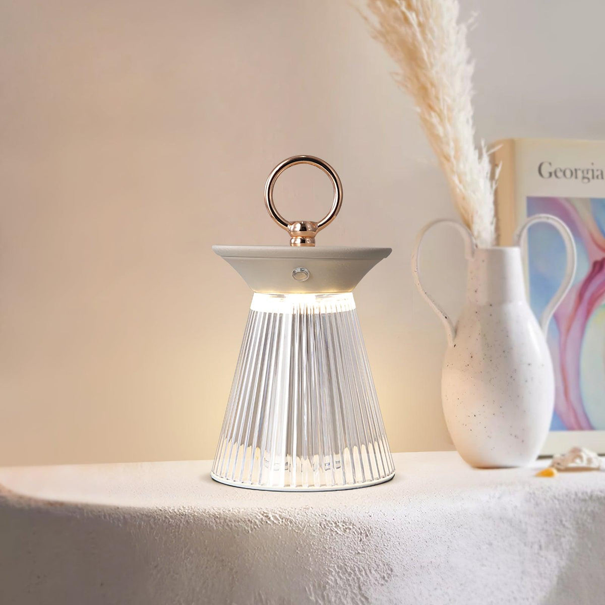 Auran moderne uigennemsigtig bordlampe