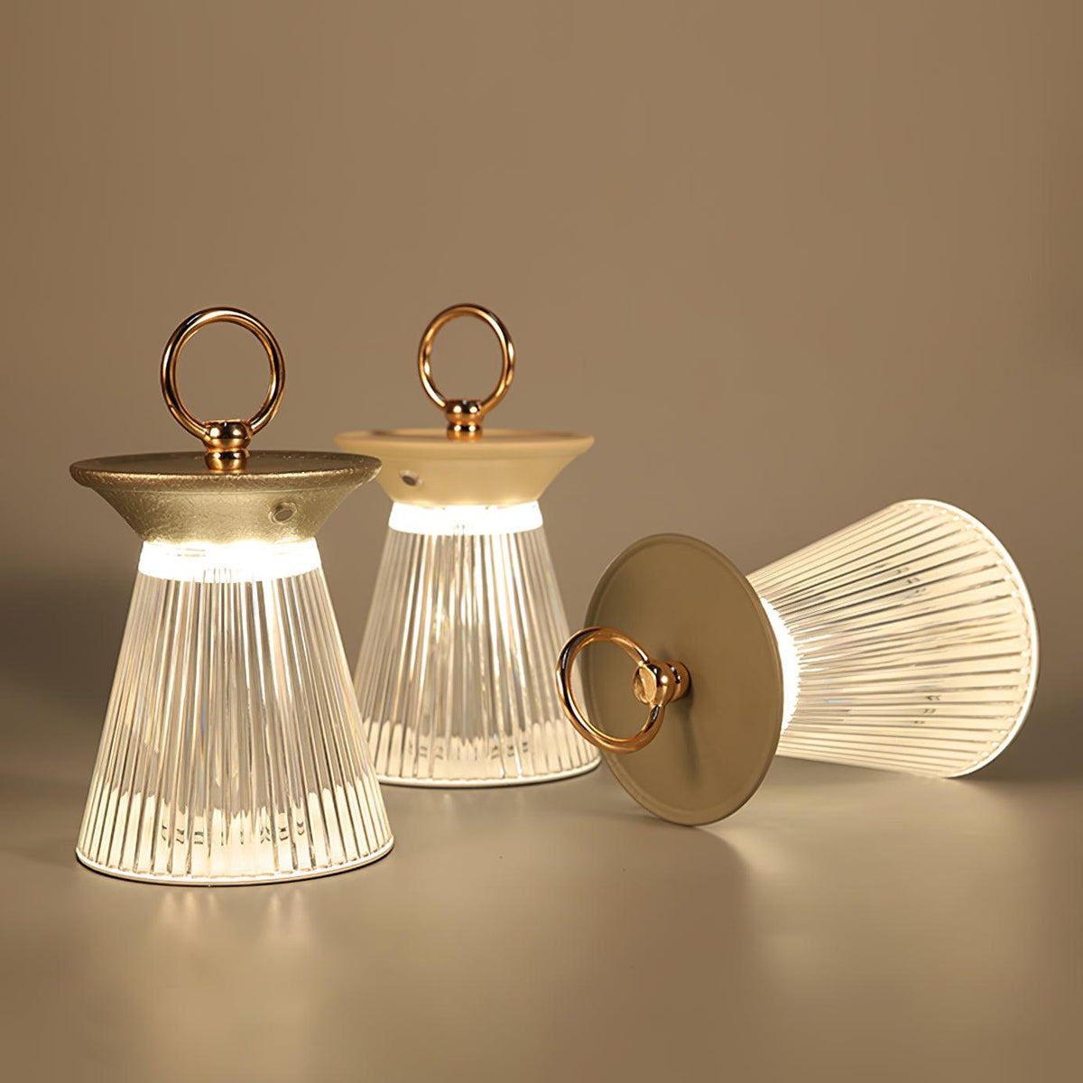 Auran moderne uigennemsigtig bordlampe