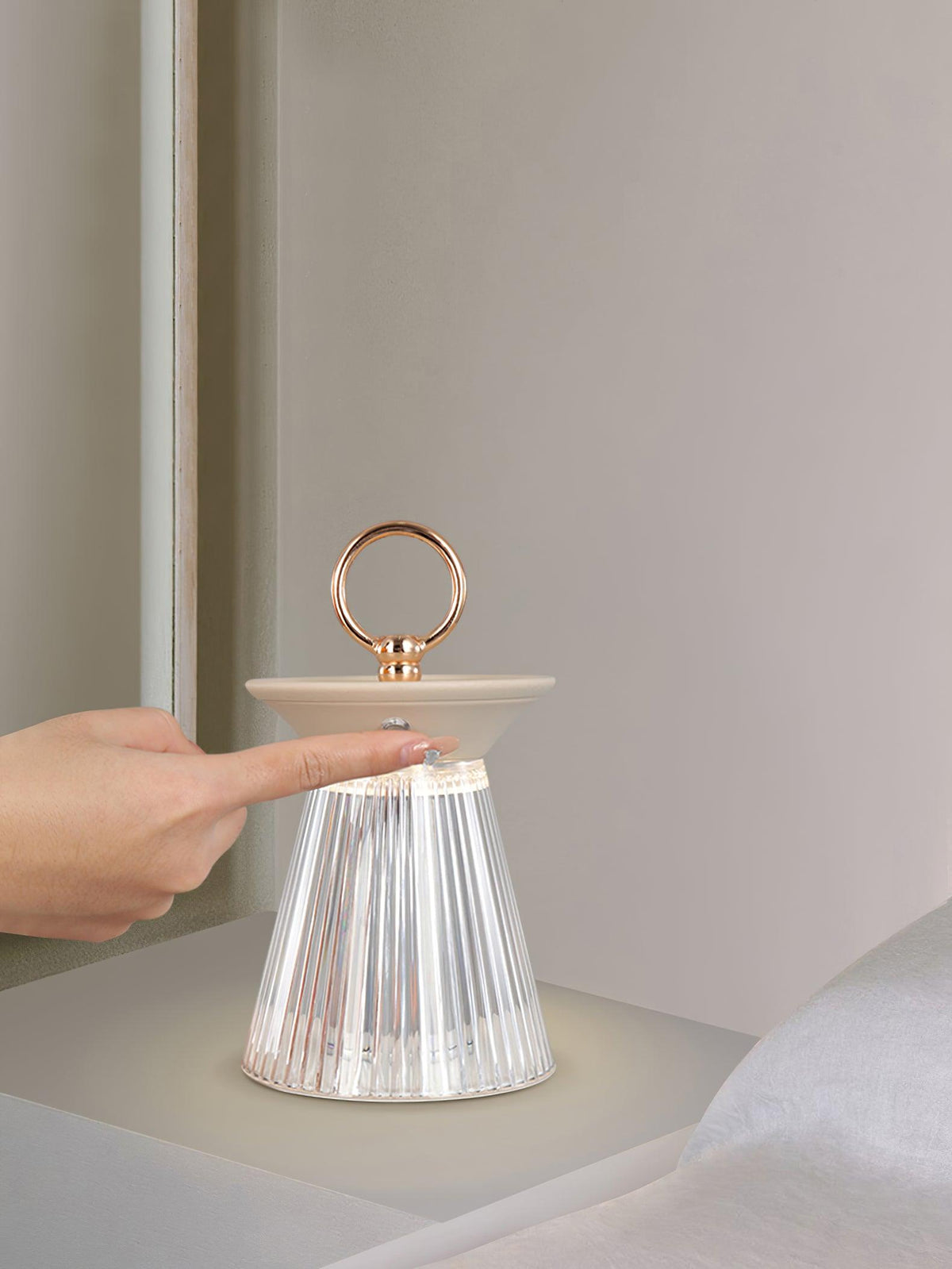 Auran moderne uigennemsigtig bordlampe