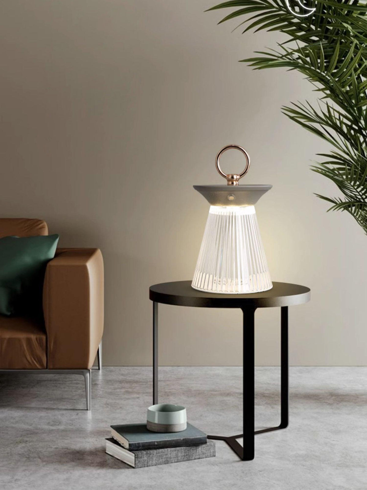 Auran moderne uigennemsigtig bordlampe