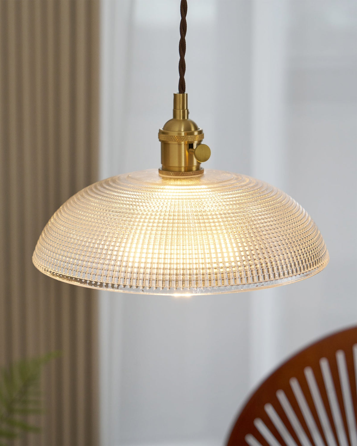 Crinel pendellampa i mässing och glas