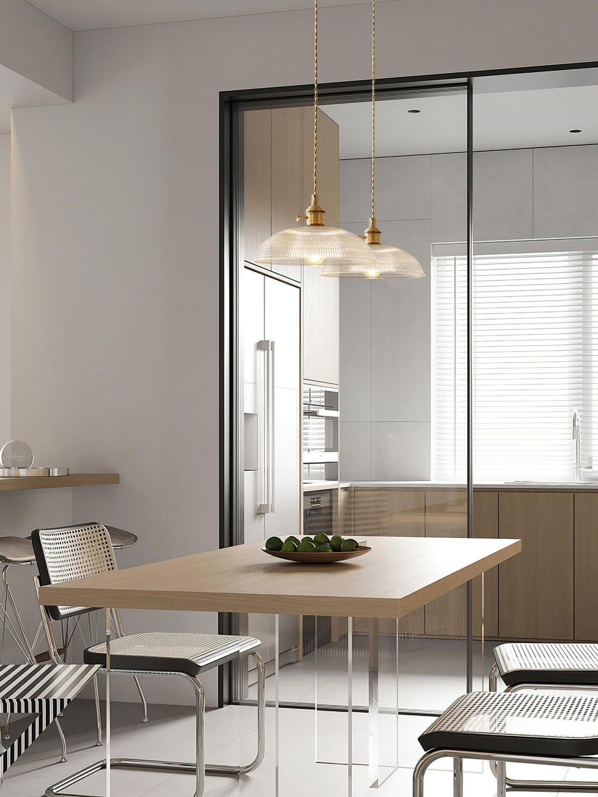 Crinel pendellampa i mässing och glas
