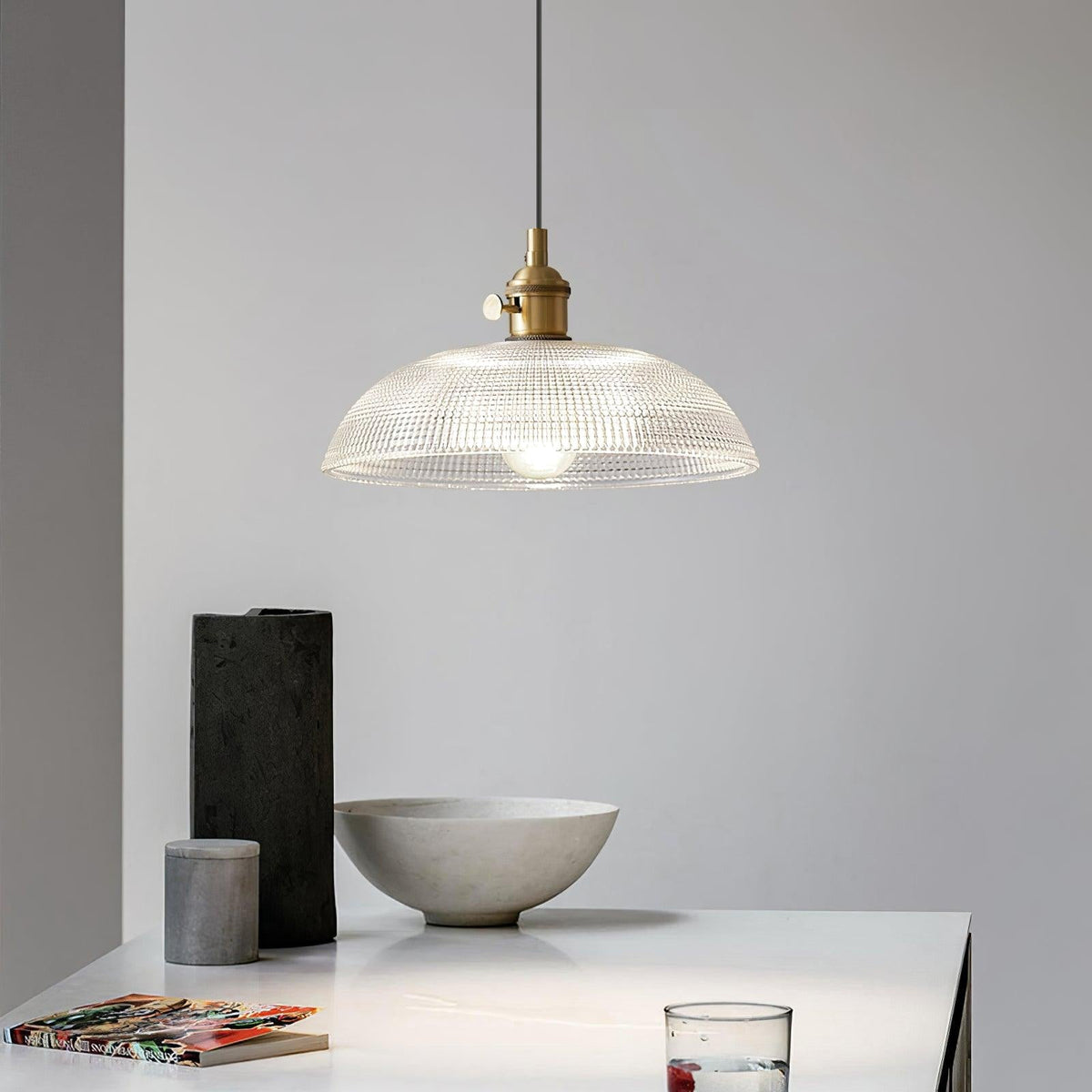 Crinel pendellampa i mässing och glas