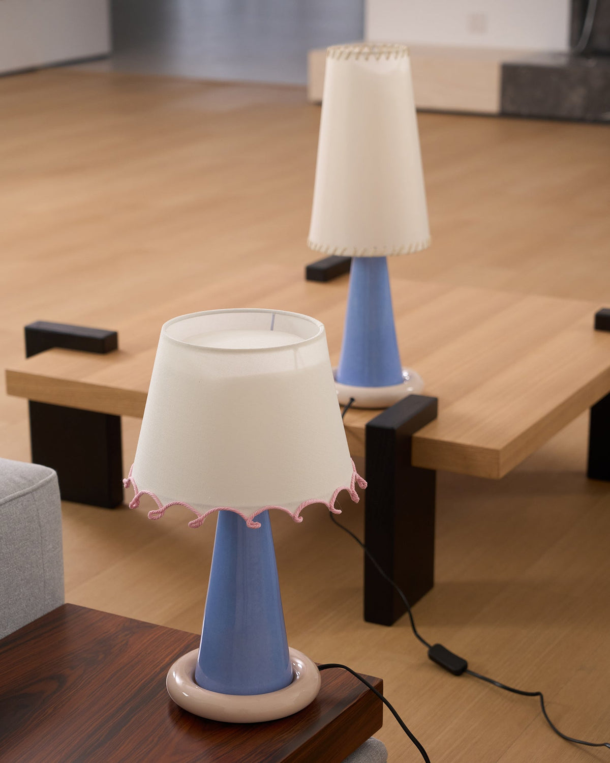 Rhett moderne keramisk bordlampe
