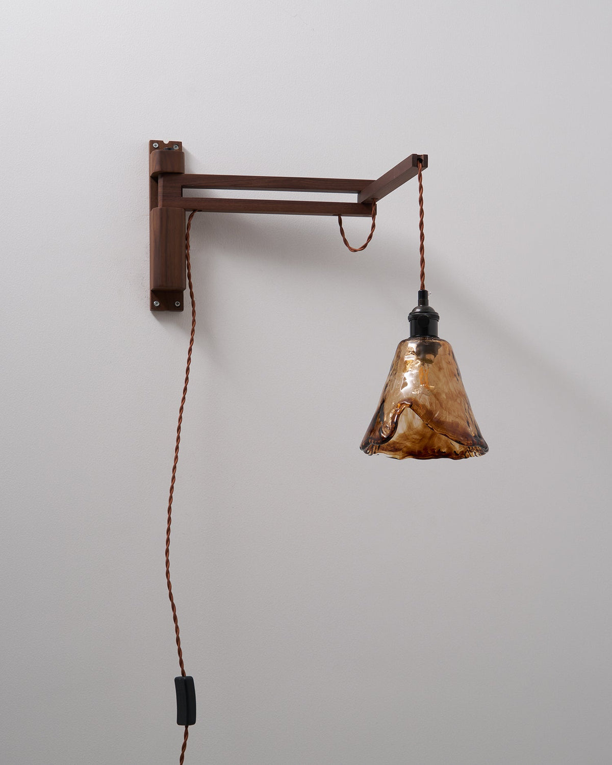 Mirisaria Wall Lamp
