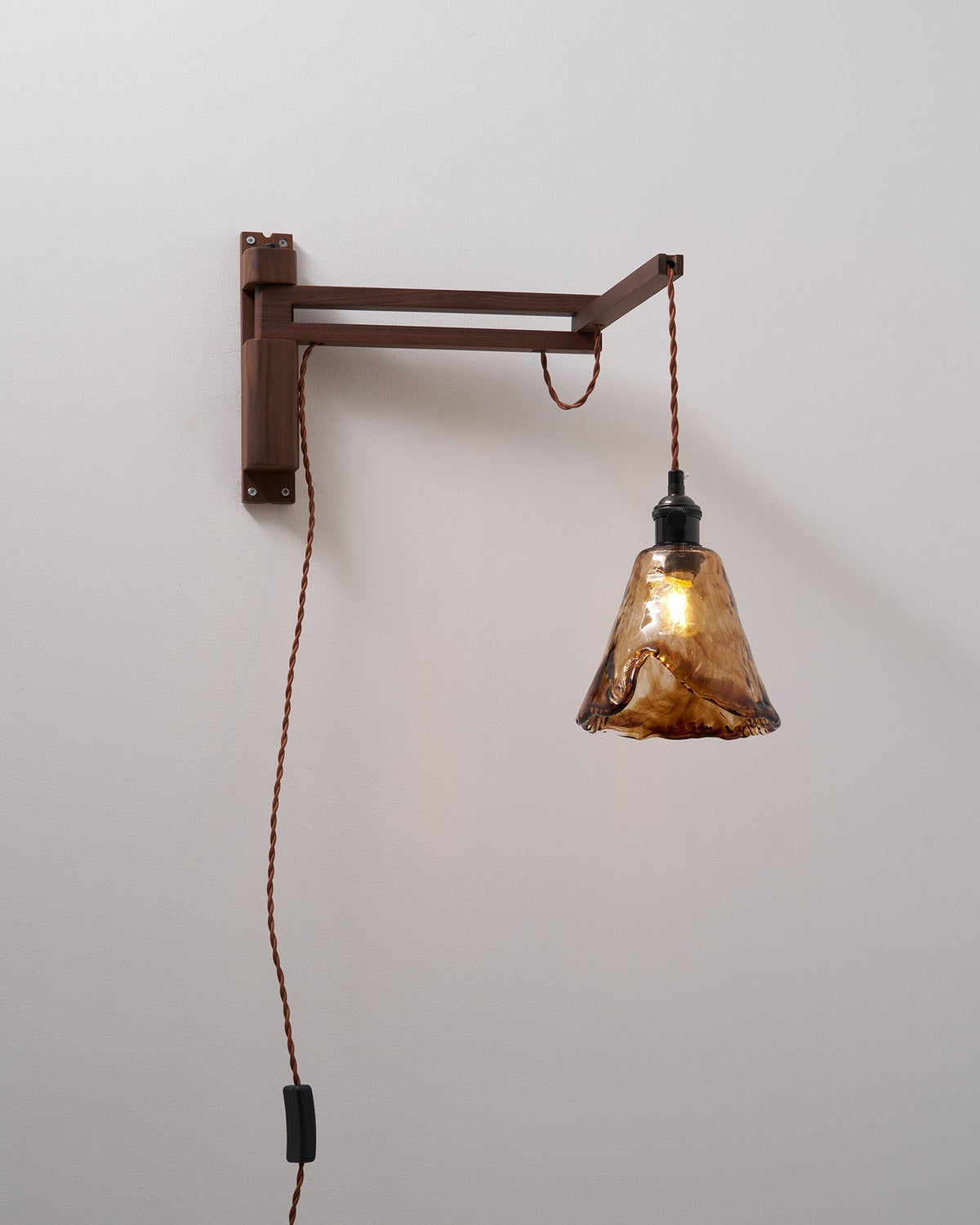 Mirisaria Wall Lamp