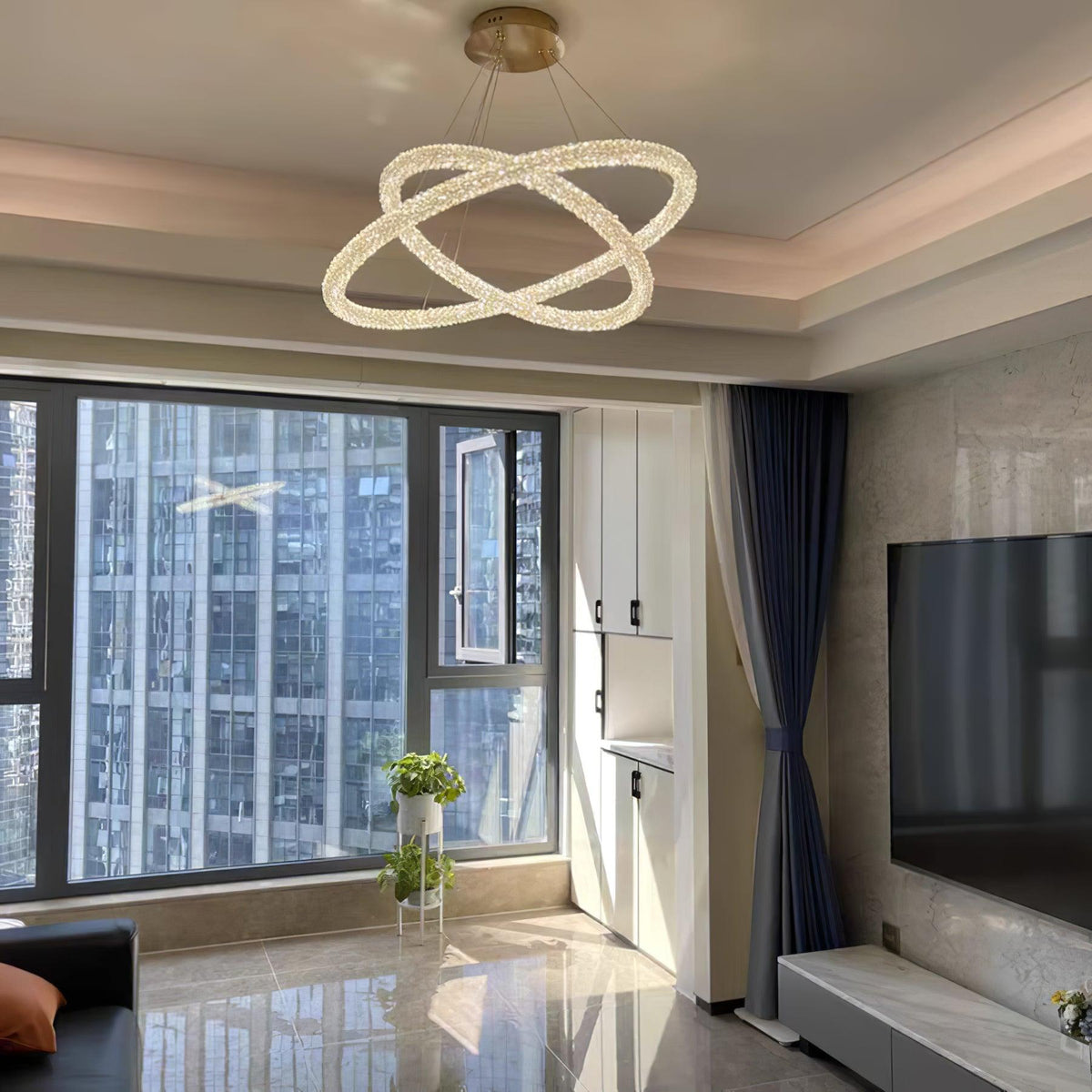 Candeeiro de teto Seleira com anel de cristal LED