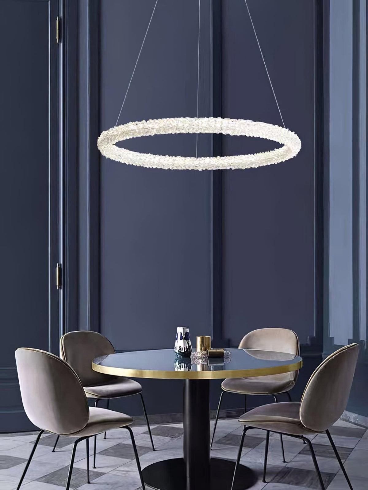 Candeeiro de teto Seleira com anel de cristal LED