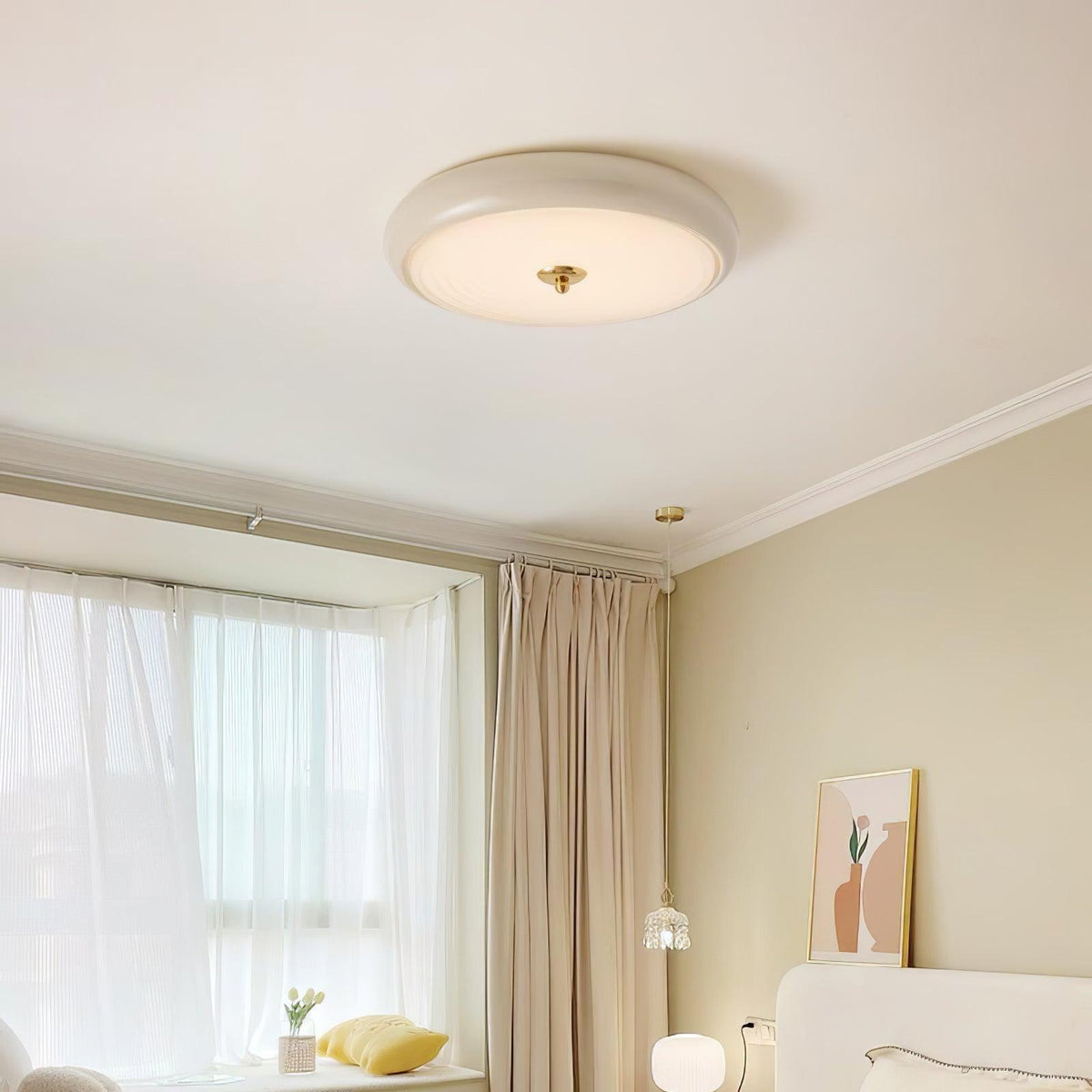 Utheara Moderne Minimalistisk Loftslampe i Cremefarvet Riflet Glas