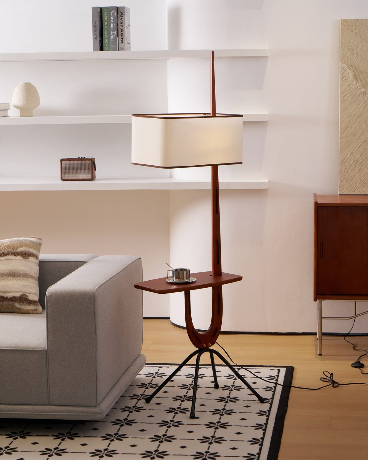 Vemara Golvlampa i trä i mitten av århundradet-stil