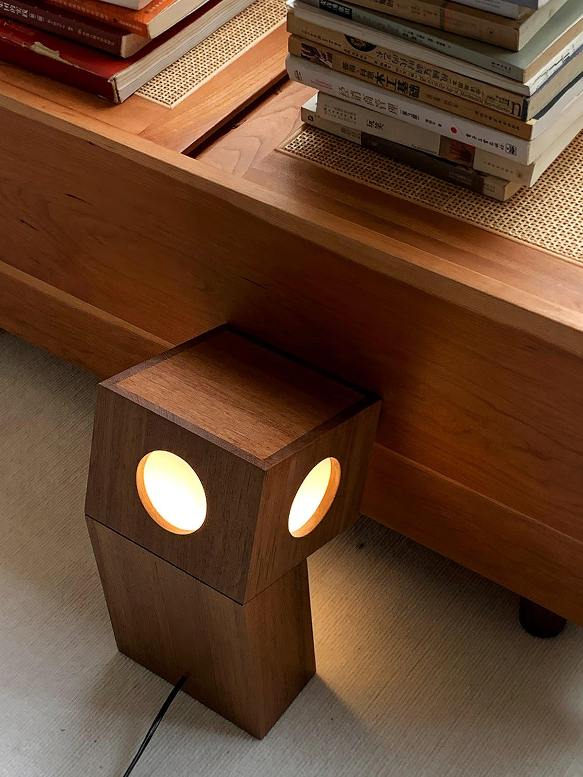 Candeeiro de mesa moderno em madeira Geo