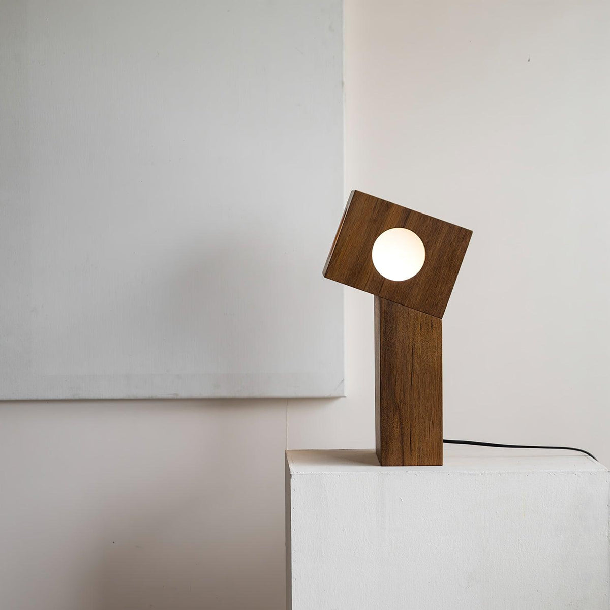Candeeiro de mesa moderno em madeira Geo