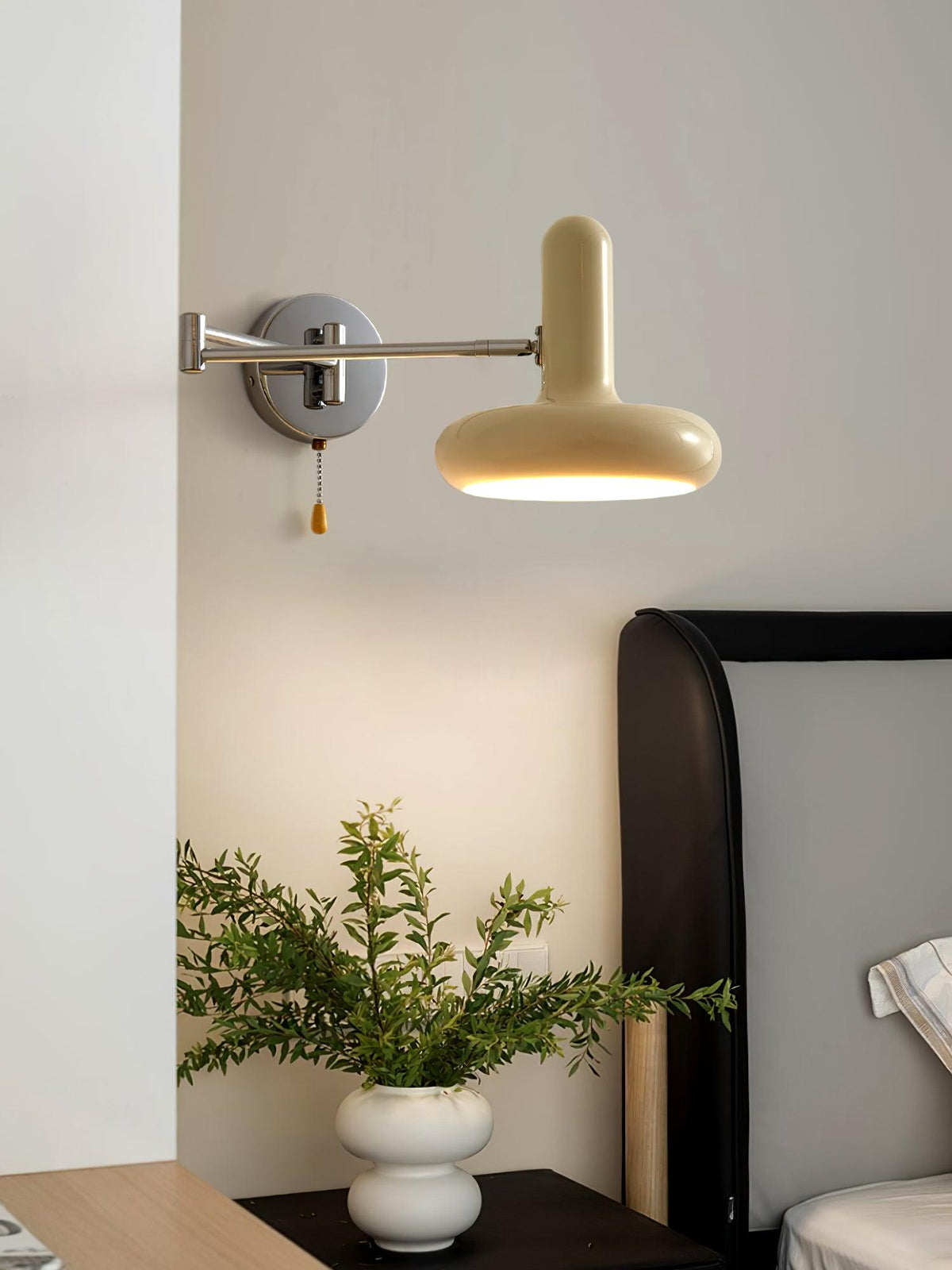 Ferinielle nordisk konstnärlig vägglampa i metall