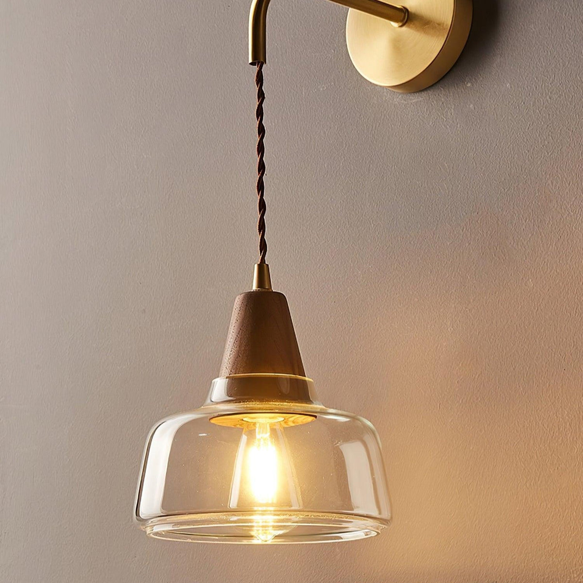 Ovely vägglampa