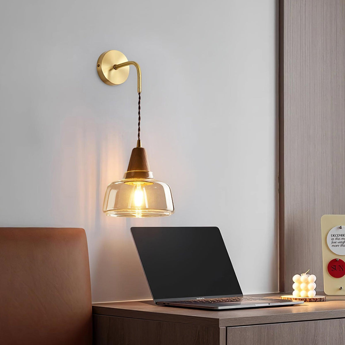 Ovely vägglampa