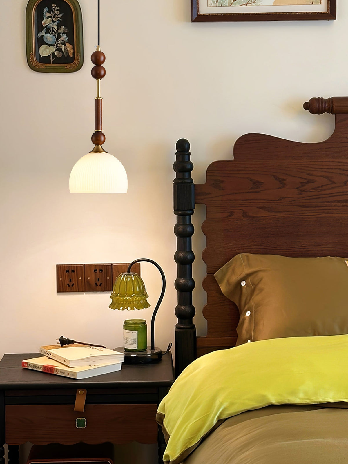 Yovelis vintage pendel-lampe i træ