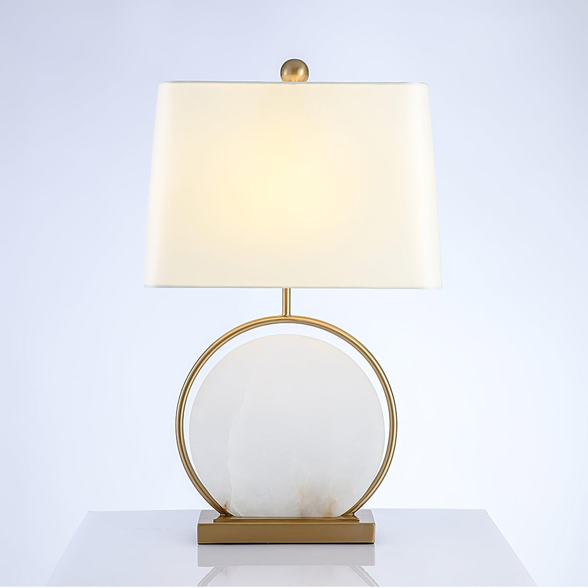 Cirilina bordlampe med ringfod i alabast
