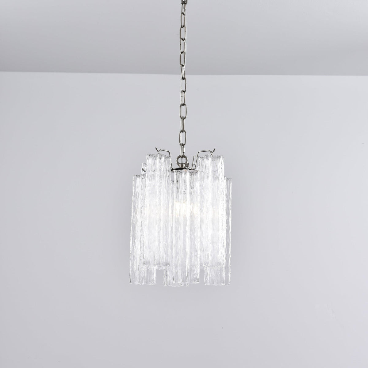 Lioroella lysekrone i Murano-glas med lyserød gradient