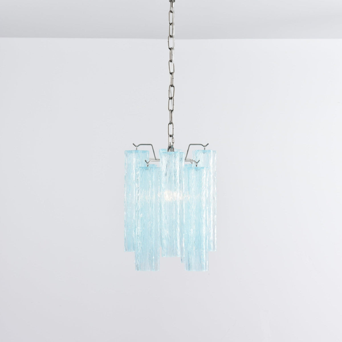 Lioroella lysekrone i Murano-glas med lyserød gradient