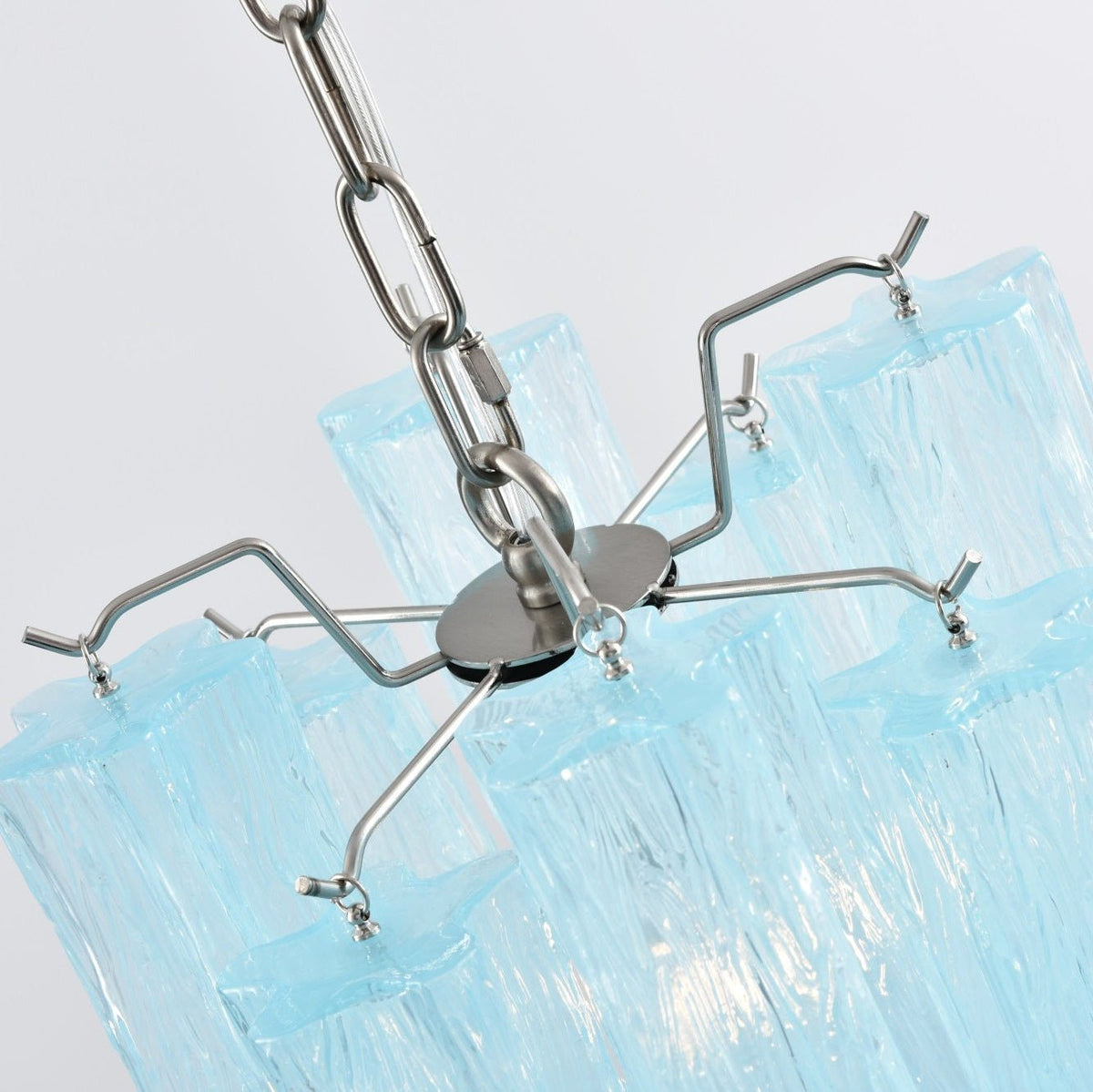 Lioroella lysekrone i Murano-glas med lyserød gradient