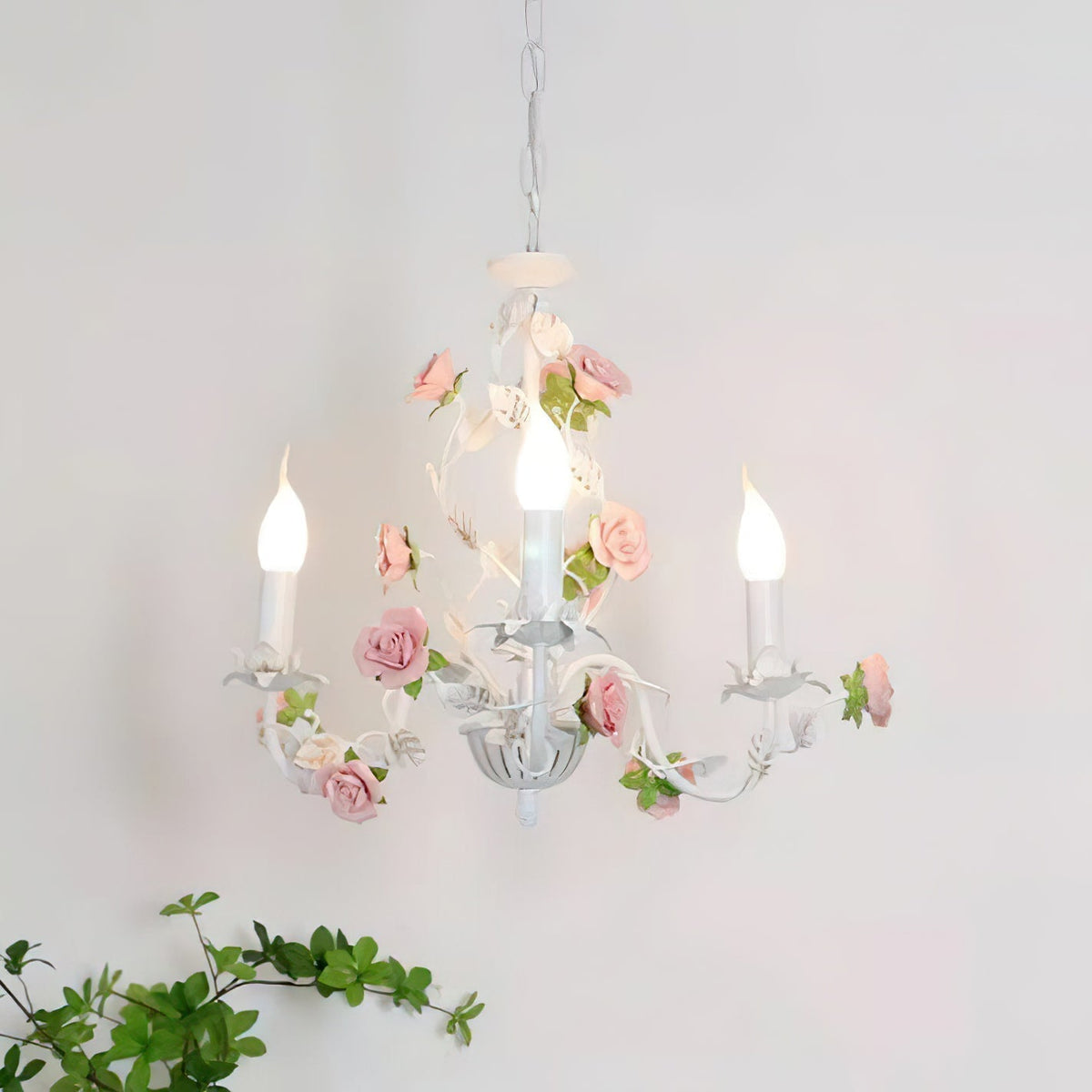 Lysa Vintage White Chandelier