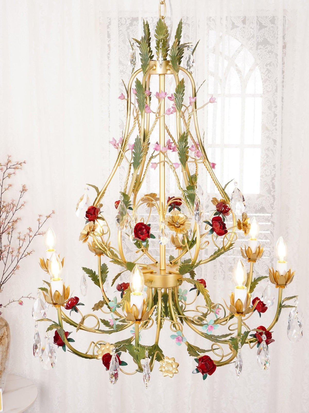 Selarella lysekrone i messing med blomst, rose, krystal og stearinlys