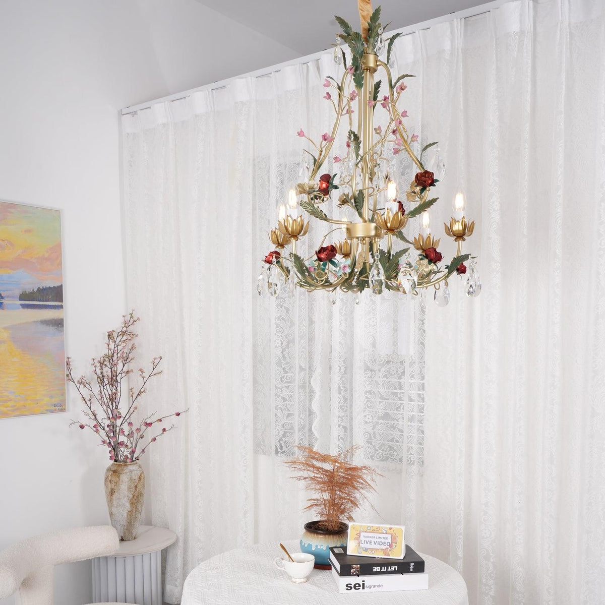 Selarella lysekrone i messing med blomst, rose, krystal og stearinlys