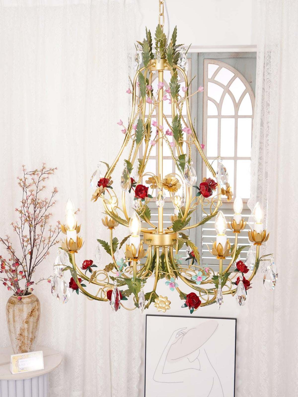 Selarella lysekrone i messing med blomst, rose, krystal og stearinlys
