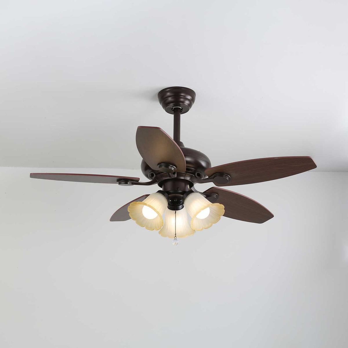 Elviveon vintage takfläkt med lampa i trä och glas