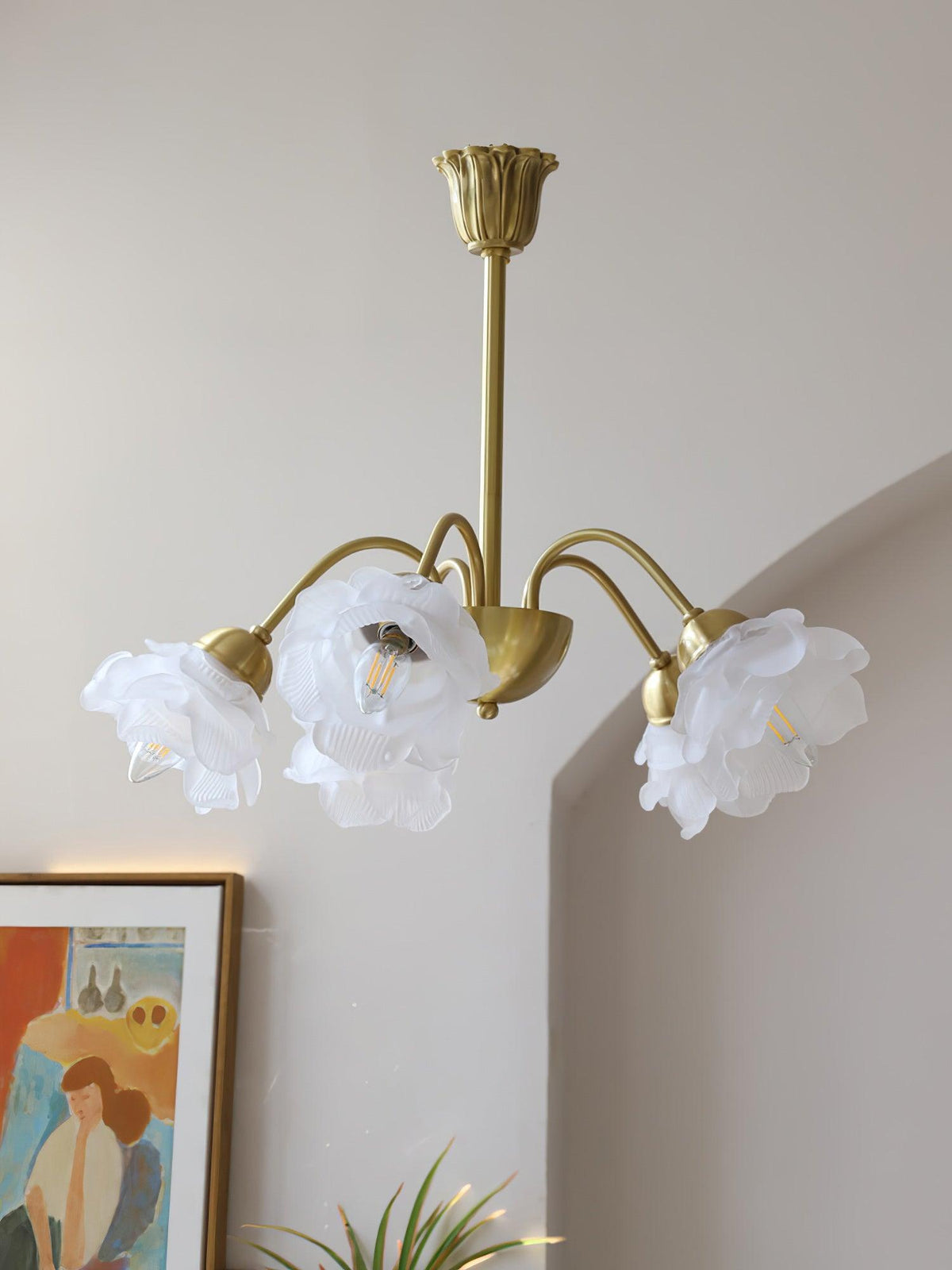 Candelabro em latão e vidro com flores de rosa Brenis