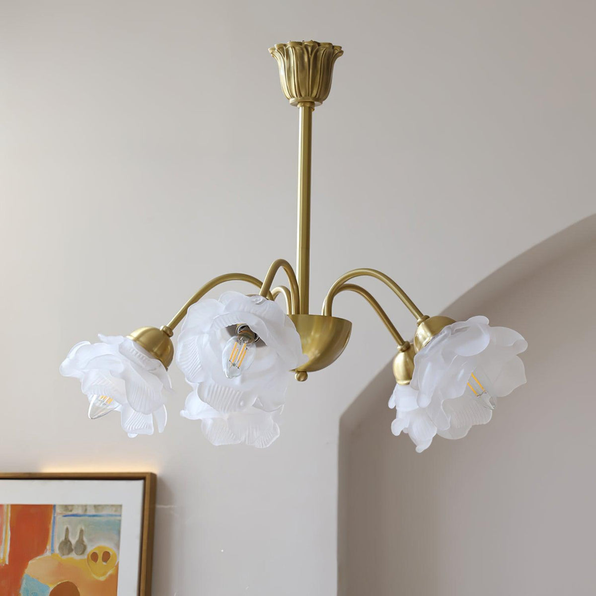 Candelabro em latão e vidro com flores de rosa Brenis